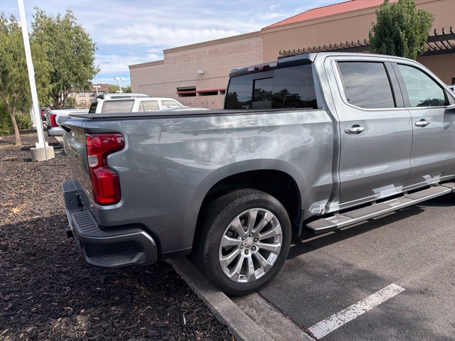 Used 2020 Chevrolet Silverado 1500 High Country w/ Technology Package AWD/4WD image 9