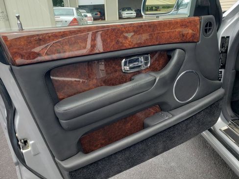 Used 2006 Bentley Arnage R image 17