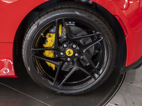 Used 2021 Ferrari F8 Tributo RWD image 20