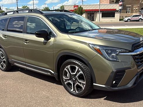 Used 2024 Subaru Ascent Limited w/ Technology Package AWD/4WD image 3