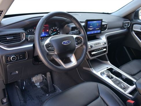 Used 2024 Ford Explorer XLT w/ Equipment Group 202A AWD/4WD image 3