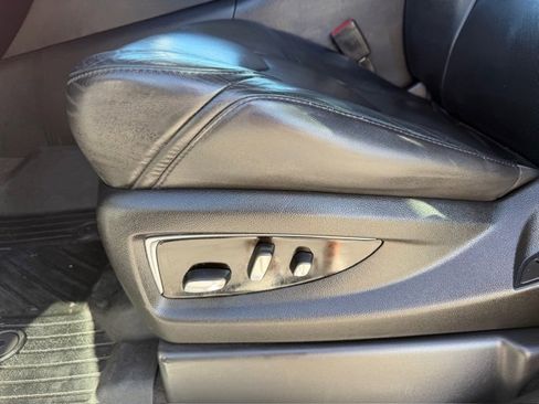 Used 2020 Cadillac Escalade ESV Premium Luxury image 11