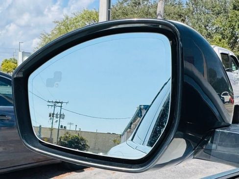 Used 2020 Jaguar F-PACE Premium image 17