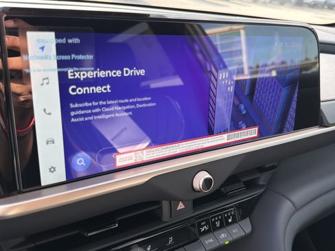 New 2025 Toyota Crown Signia image 24