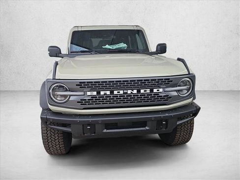 New 2025 Ford Bronco Badlands image 8
