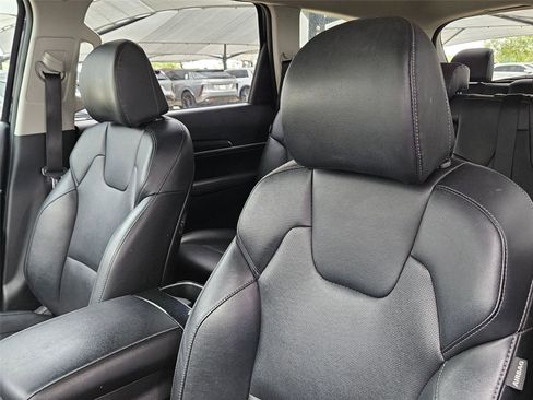 Used 2023 Kia Telluride LX AWD/4WD image 9