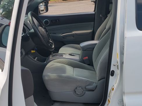 Used 2011 Toyota Tacoma PreRunner w/ SR5 Pkg #2 RWD image 11