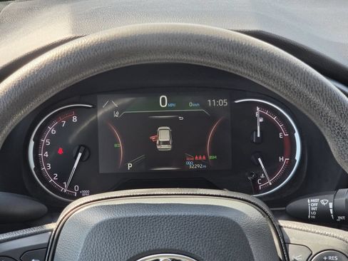 Used 2025 Toyota RAV4 XLE FWD image 16