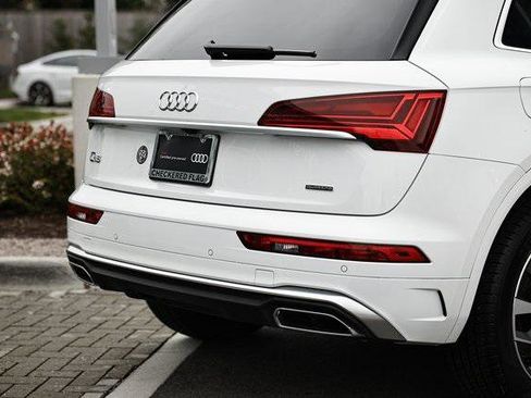 Certified 2024 Audi Q5 2.0T Premium w/ Convenience Package image 9