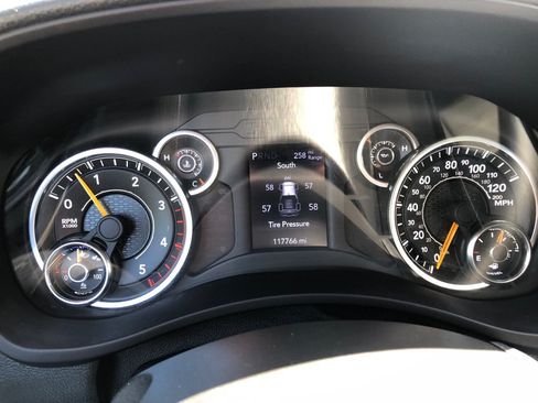 Used 2022 RAM 2500 Tradesman w/ Chrome Appearance Group AWD/4WD image 38
