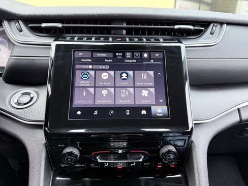 Used 2023 Jeep Grand Cherokee L Laredo image 18