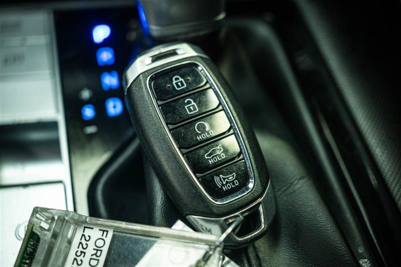 Used 2023 Hyundai Elantra SEL w/ Convenience Package FWD image 20