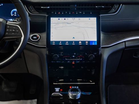 New 2025 Jeep Grand Cherokee Limited image 21