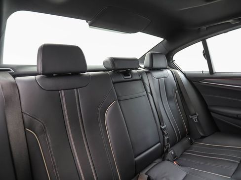 Used 2023 BMW M550i xDrive w/ Executive Package image 28