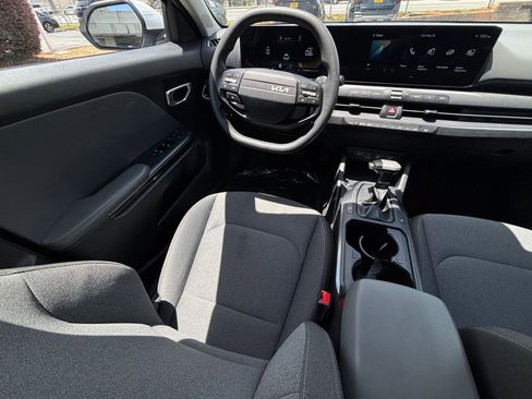 Used 2025 Kia K4 FWD image 34
