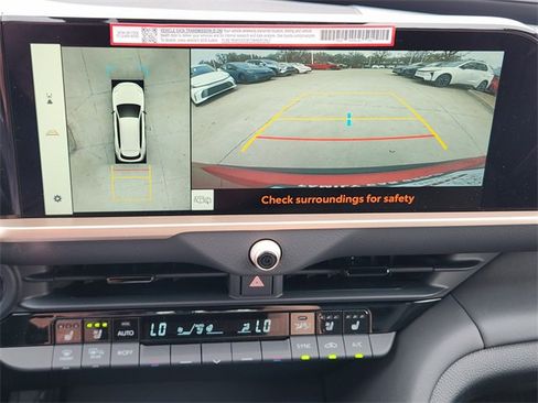 New 2025 Toyota Crown Signia image 13