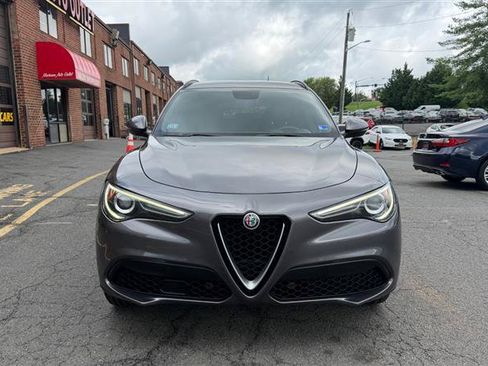 Used 2018 Alfa Romeo Stelvio Ti Sport AWD/4WD image 2