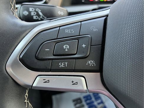 Used 2024 Volkswagen Atlas SE AWD/4WD image 21