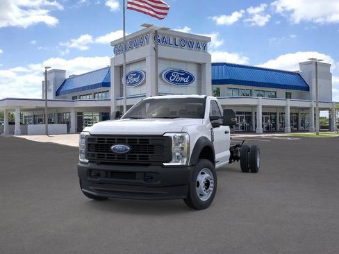 New 2025 Ford F550 4x4 Regular Cab Super Duty image 2