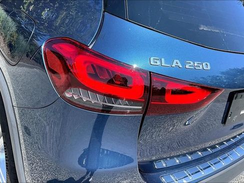 Certified 2023 Mercedes-Benz GLA 250 4MATIC image 17