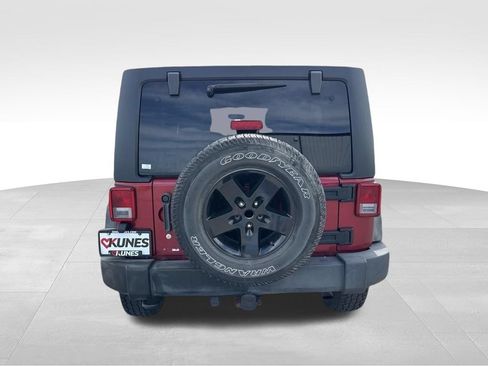 Used 2012 Jeep Wrangler Unlimited Sport AWD/4WD image 8