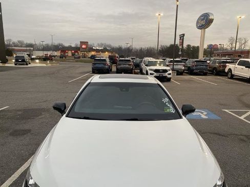 Used 2022 Toyota Avalon XSE image 5