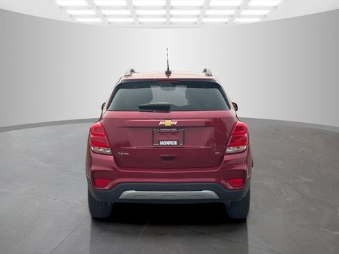 Used 2019 Chevrolet Trax LT w/ LT Convenience Package FWD image 6