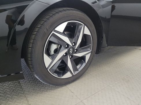 Used 2023 Hyundai Elantra SEL w/ Convenience Package FWD image 31