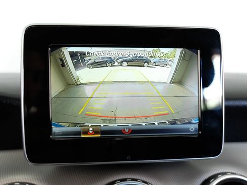 Used 2016 Mercedes-Benz GLA 250 image 21