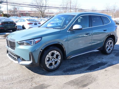 Used 2023 BMW X1 xDrive28i image 1