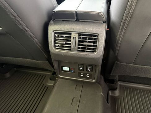 Used 2025 Nissan Rogue Platinum w/ Tech Package AWD/4WD image 37