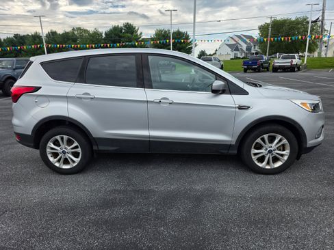 Used 2019 Ford Escape SE AWD/4WD image 4