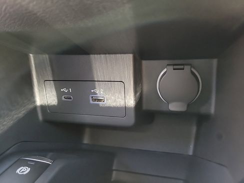 New 2024 Nissan Kicks SV image 9