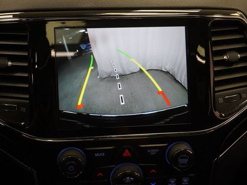 Certified 2021 Jeep Grand Cherokee Limited image 33