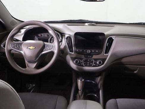 Used 2020 Chevrolet Malibu LT image 25