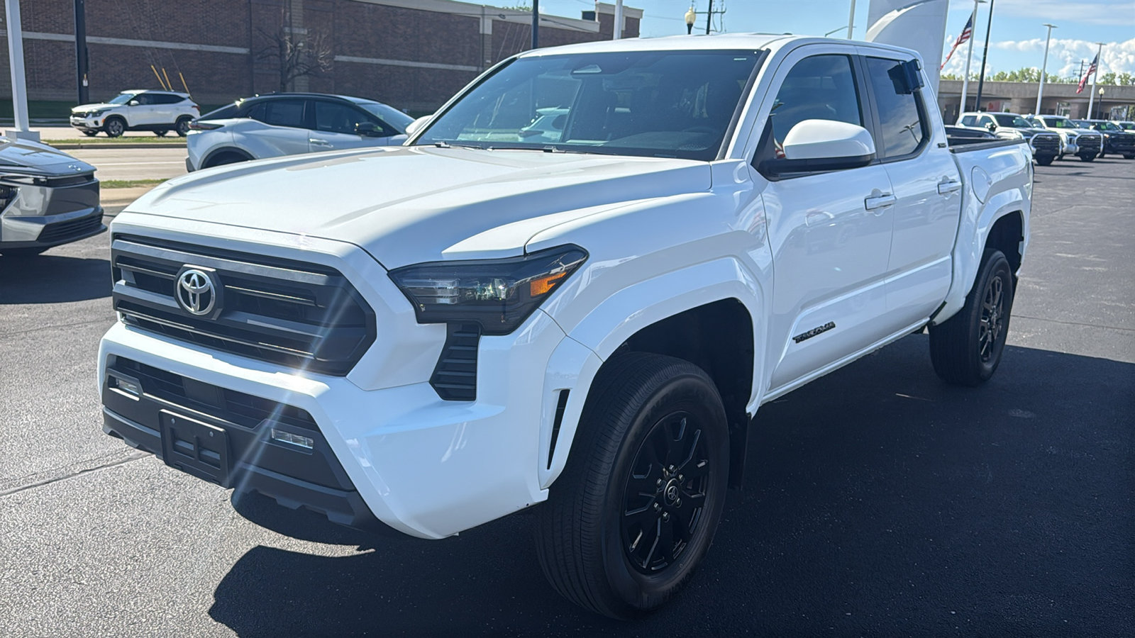 Used 2024 Toyota Tacoma SR5 AWD/4WD image 3