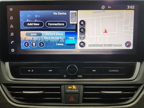 Used 2024 Nissan Altima 2.5 SV w/ SV Premium Package image 15