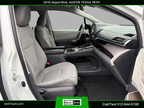 Used 2021 Toyota Sienna LE image 28