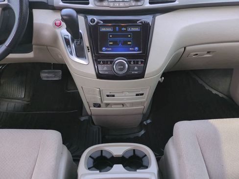 Used 2016 Honda Odyssey SE image 19