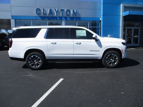 New 2026 Chevrolet Suburban LS image 2