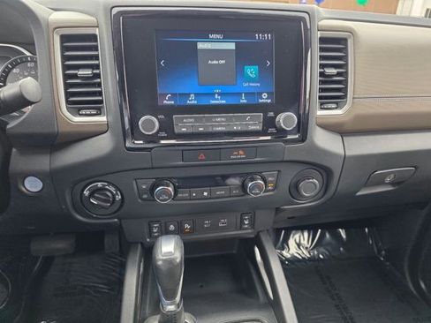 Used 2022 Nissan Frontier SV image 14