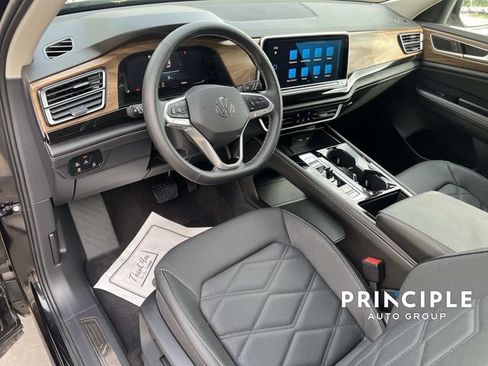 Used 2026 Volkswagen Atlas SE FWD image 16