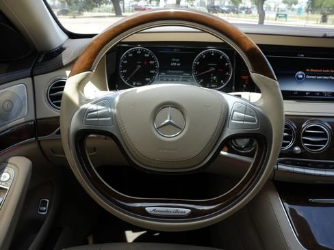 Used 2017 Mercedes-Benz S 550 Sedan image 10