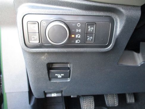 Used 2022 Ford Bronco Badlands image 7