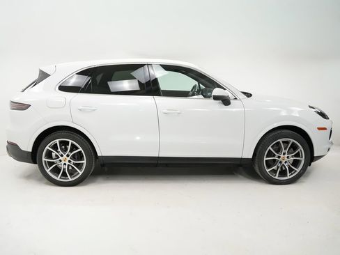 Certified 2021 Porsche Cayenne image 9