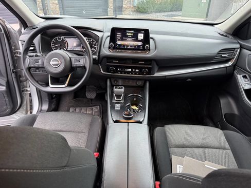 Used 2024 Nissan Rogue SV image 11