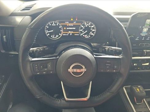 Used 2023 Nissan Pathfinder SL image 7