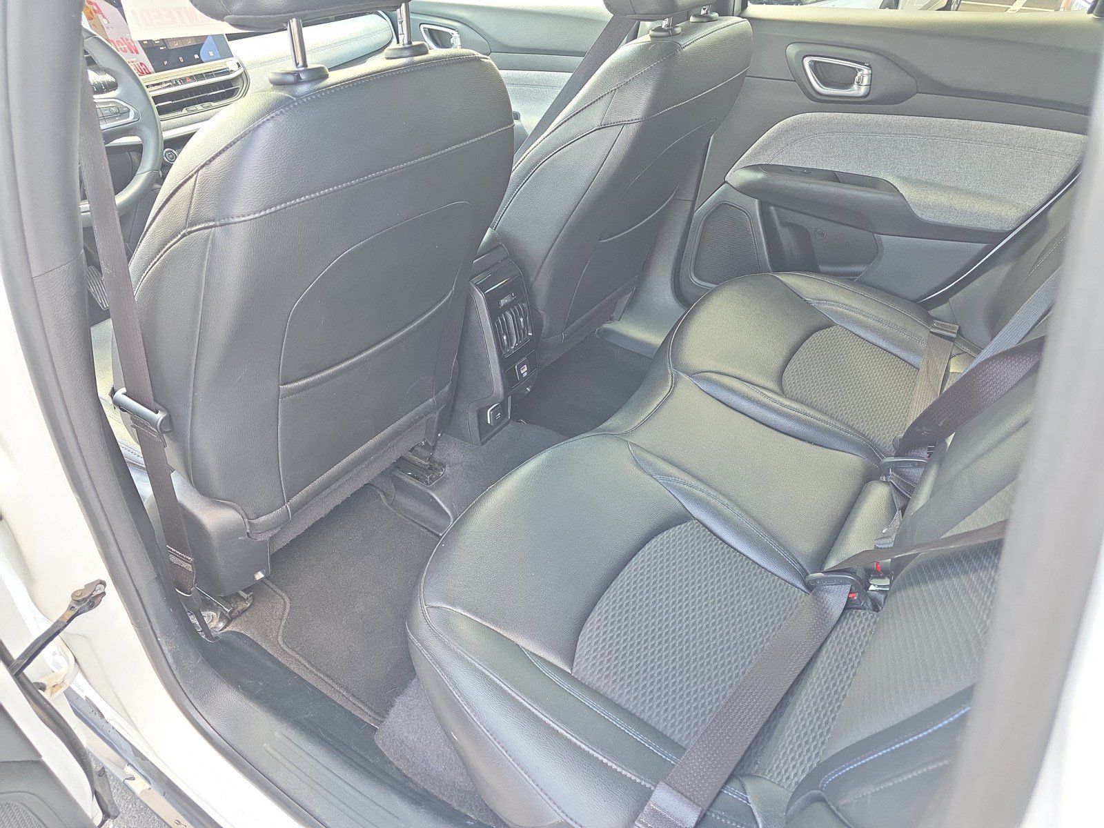 Used 2024 Jeep Compass Latitude AWD/4WD image 15