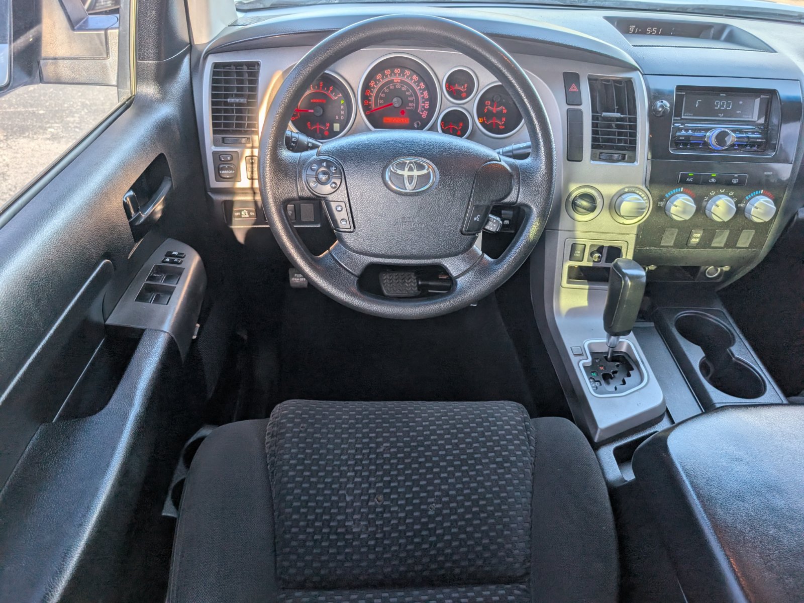 Used 2012 Toyota Tundra 4x4 CrewMax w/ Tow Pkg image 10