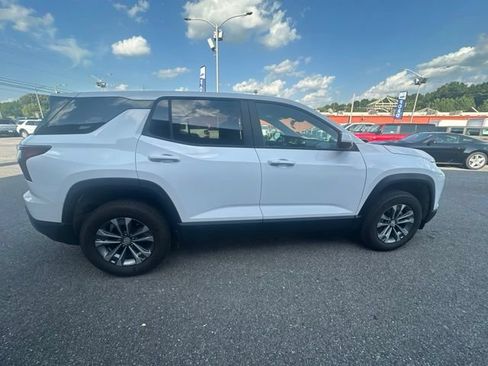 Used 2025 Chevrolet Equinox LT AWD/4WD image 6